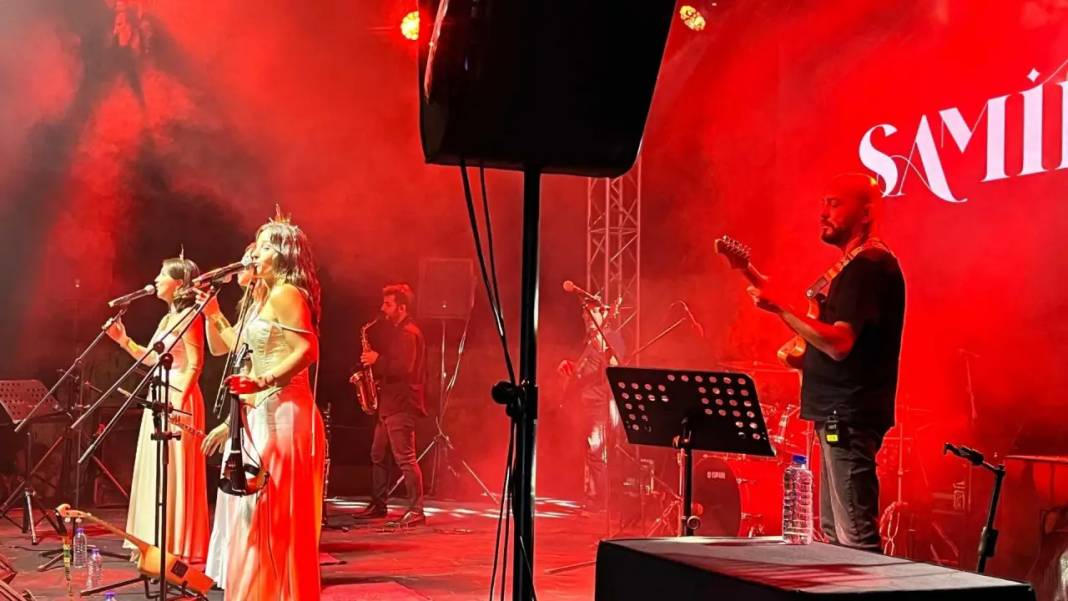 Kemer’de Unutulmaz Gece! Antik Kentte Dünya Müziği Yankılandı 6
